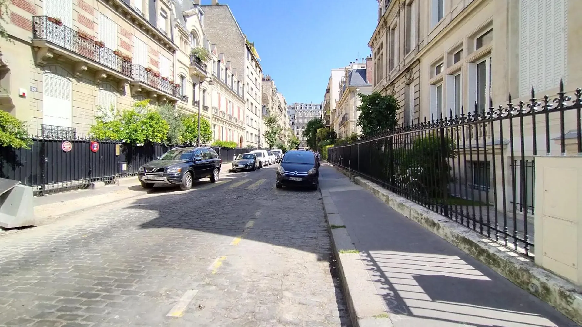 Chic Studio Champs-Elysees Paris France