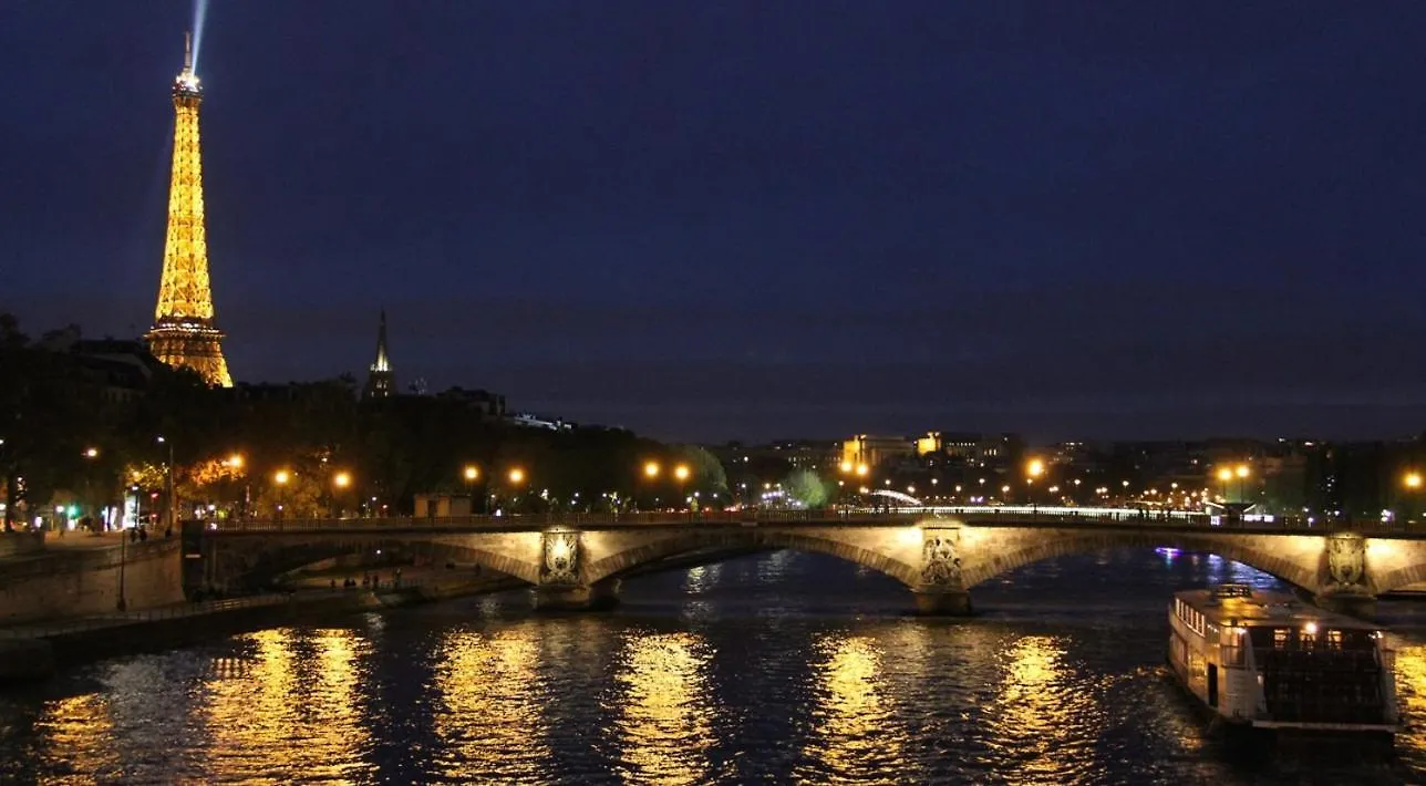 Chic Studio Champs-Elysees Paris France
